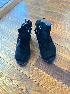 Christian Siriano Black Laser-Cut Suede Open Toe Block Heel Sandals